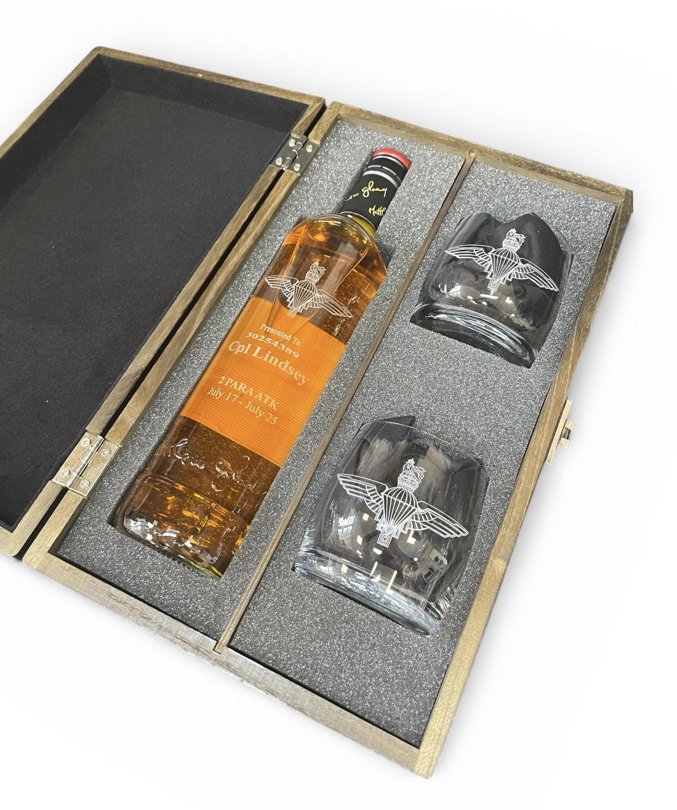 PARA whisky bottle and two glasses in a decorative box with cap badge.