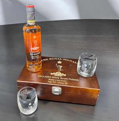 Personalised box with engraved bottle and glasses